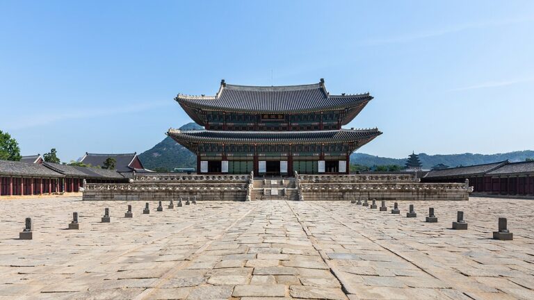 Geunjeongjeon throne hall at Gyeongbokgung Palace, the main backdrop for hanbok rental photos
