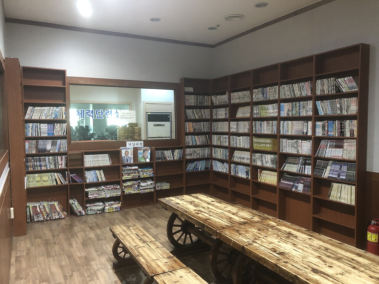 Rest area of a 24-hour Korean jjimjilbang used for overnight stays