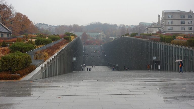 Ewha Campus Complex near Sinchon, Seoul, reached from the airport by Line 2