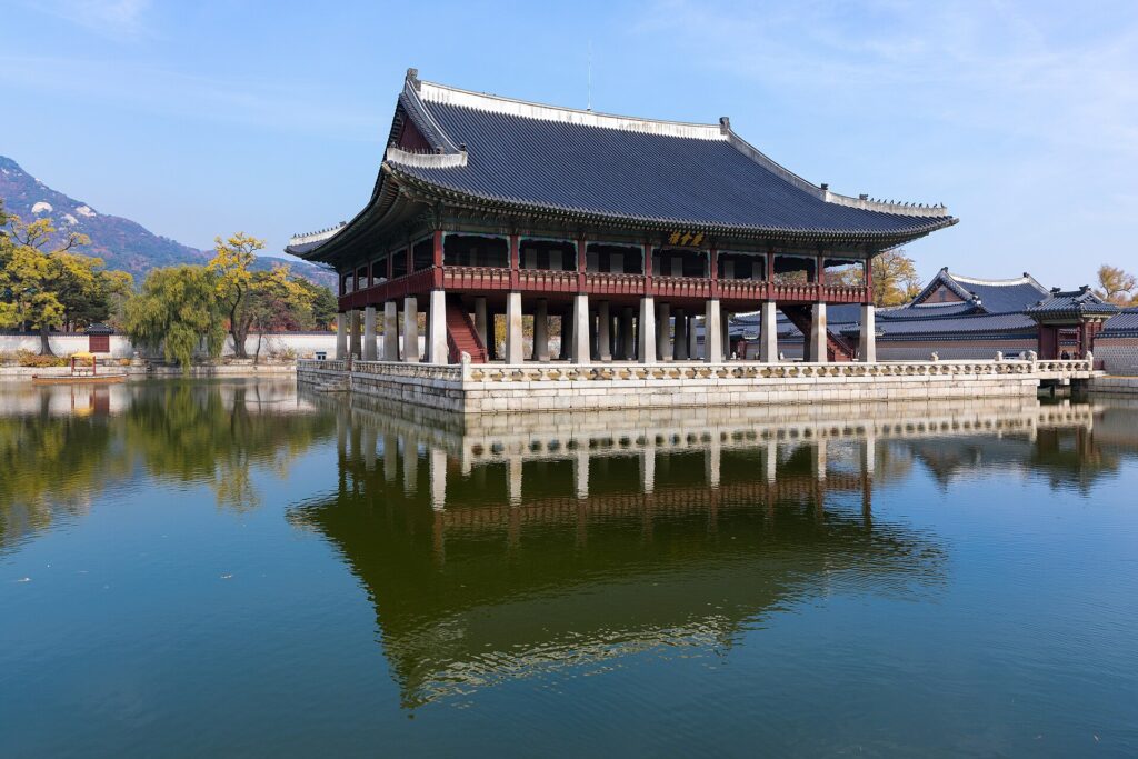 Gyeonghoeru Pavilion at Gyeongbokgung Palace, a classic backdrop for a Korean wedding photoshoot in Seoul
