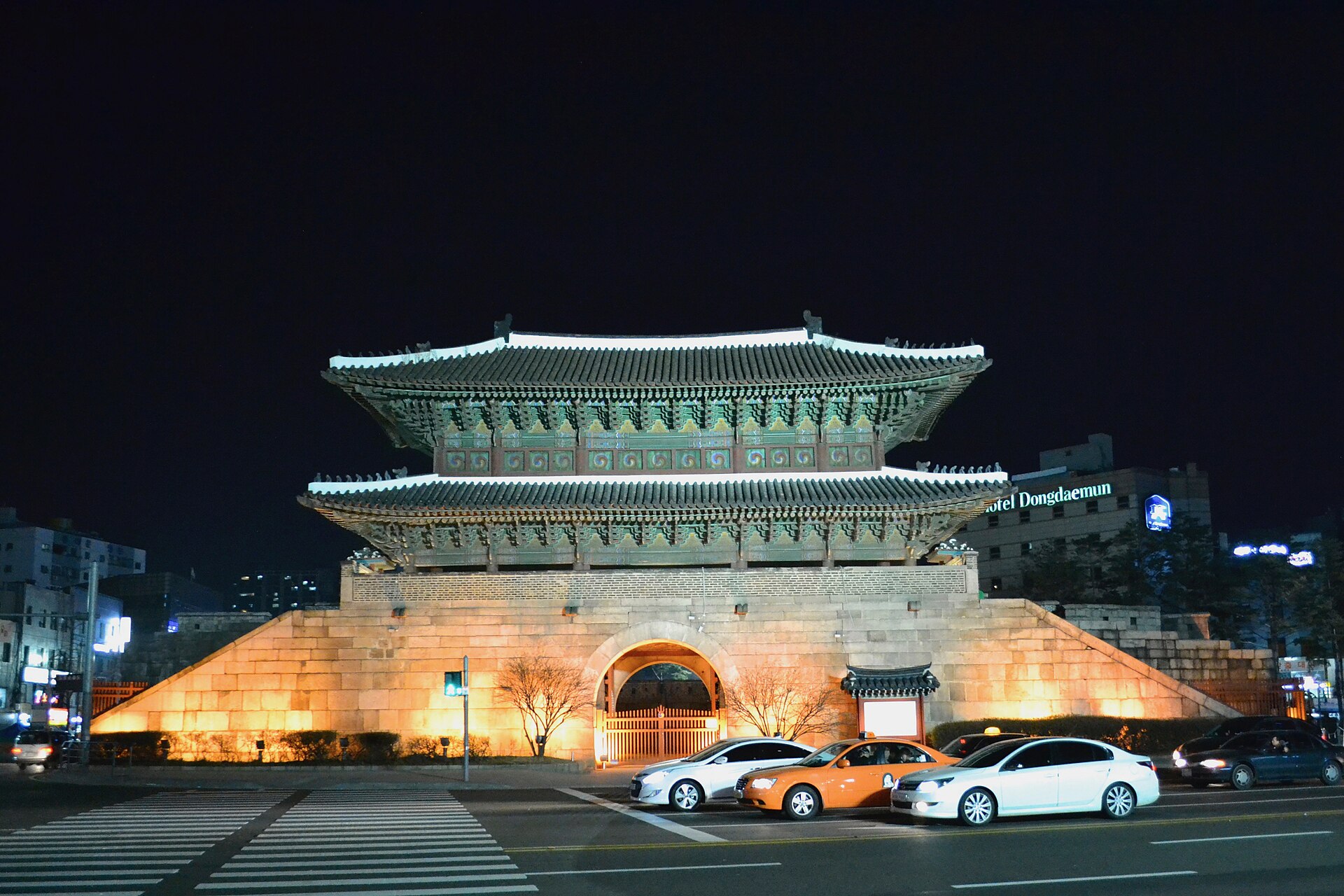 Heunginjimun (Dongdaemun) Gate, a short walk from the Dongdaemun station lockers