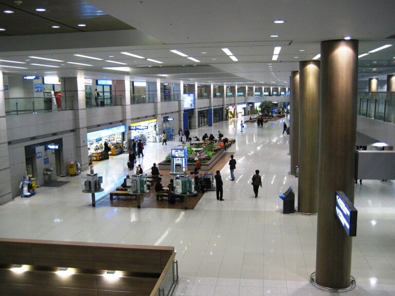 Arrival lobby overview at Incheon Airport, the meeting area for a private transfer