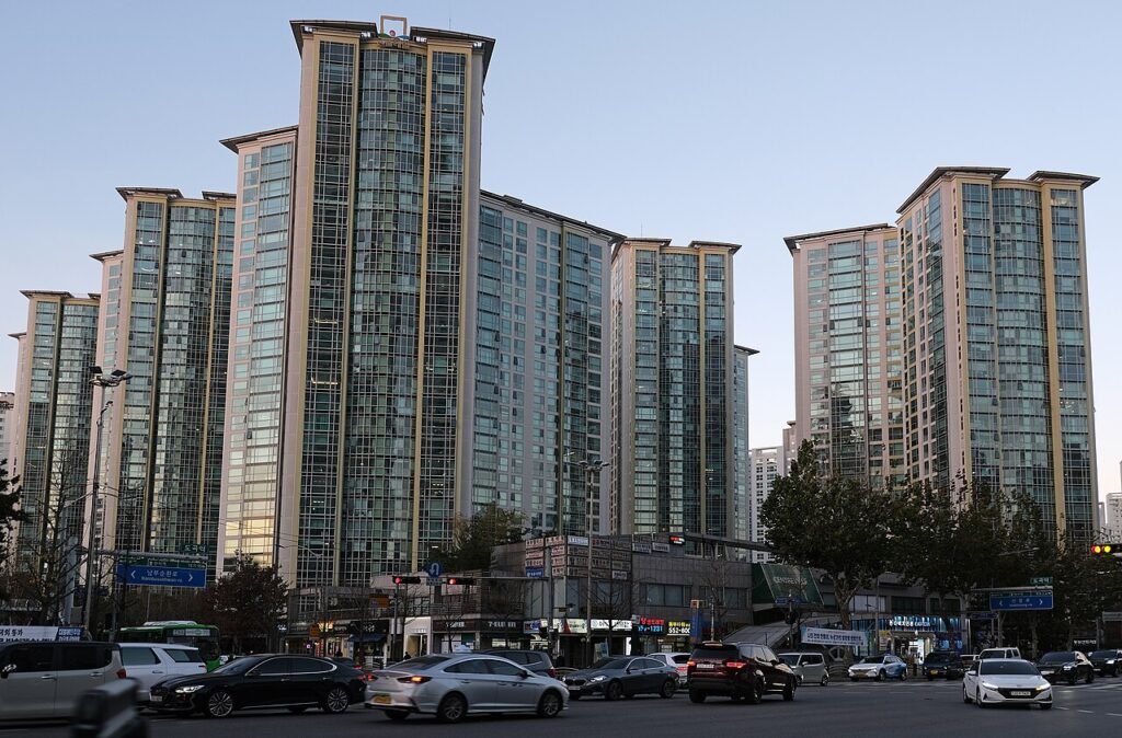 Korean apartment complex in Daechi, Seoul, where most Coupang parcels are delivered to the door